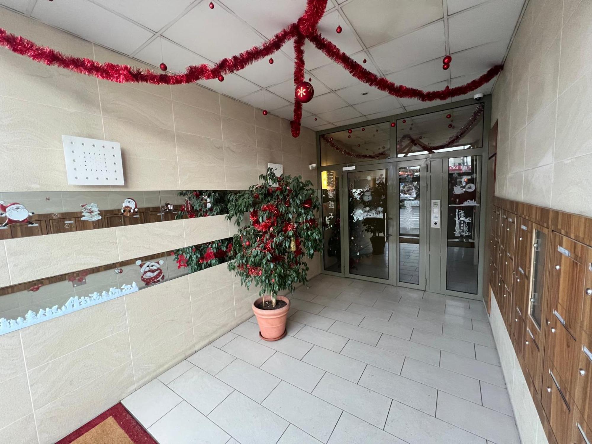 Cosy & Spacieux, Paris 10 Min + Parking Prive. Apartment Saint-Ouen (Seine-Saint-Denis)