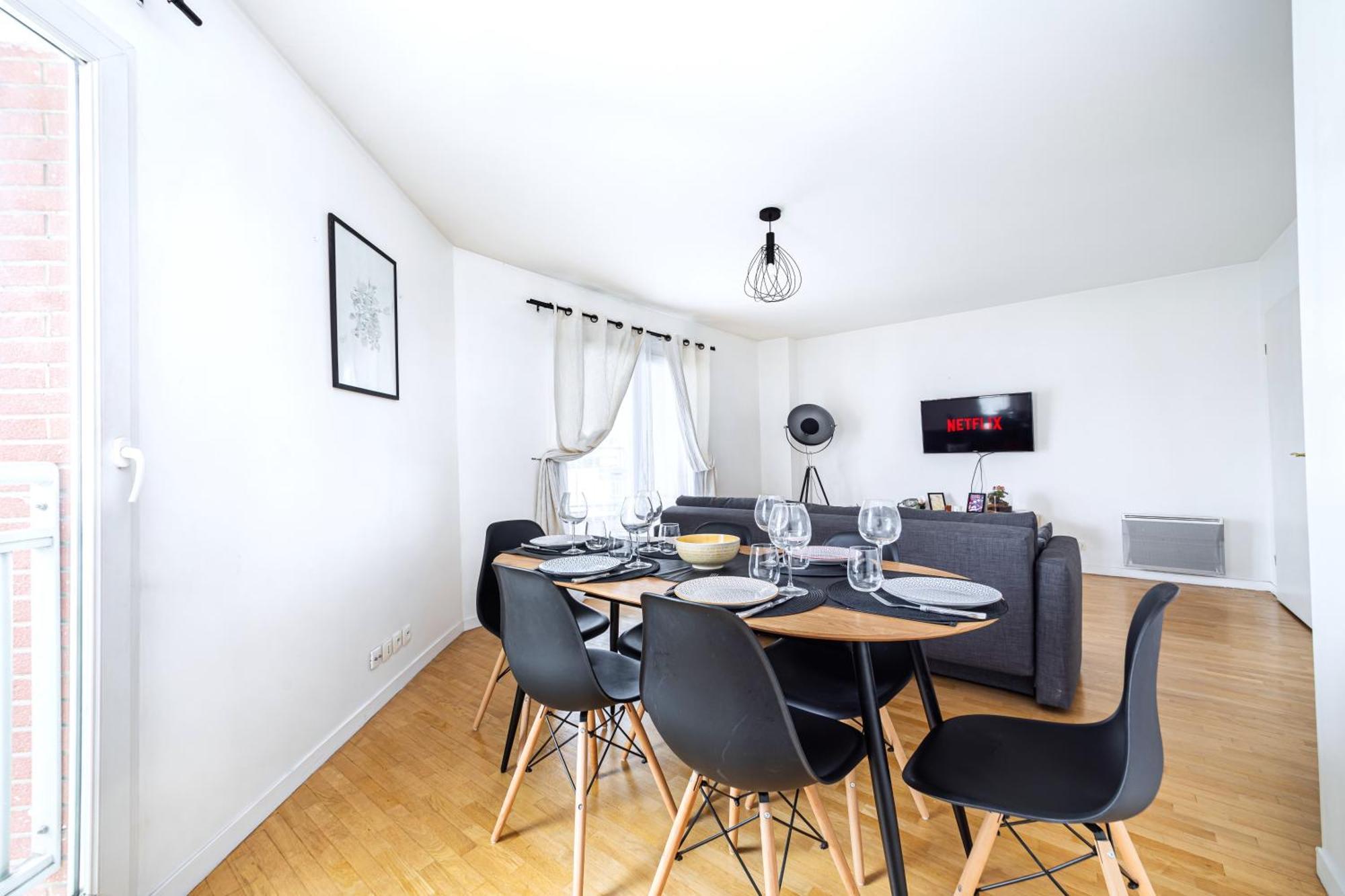 Apartment Cosy & Spacieux, Paris 10 Min + Parking Prive. *