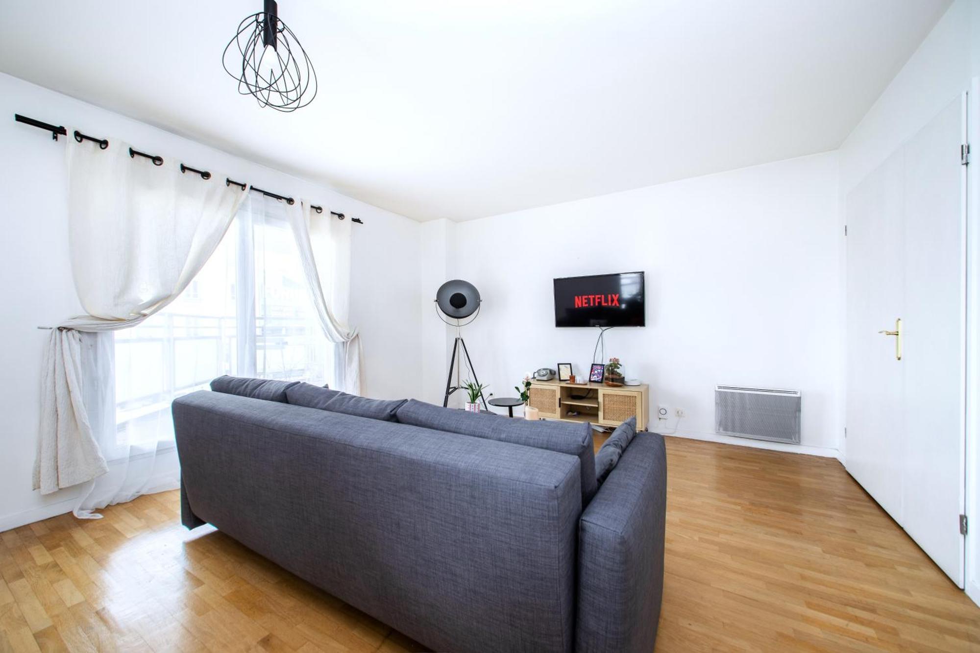 Apartment Cosy & Spacieux, Paris 10 Min + Parking Prive. *