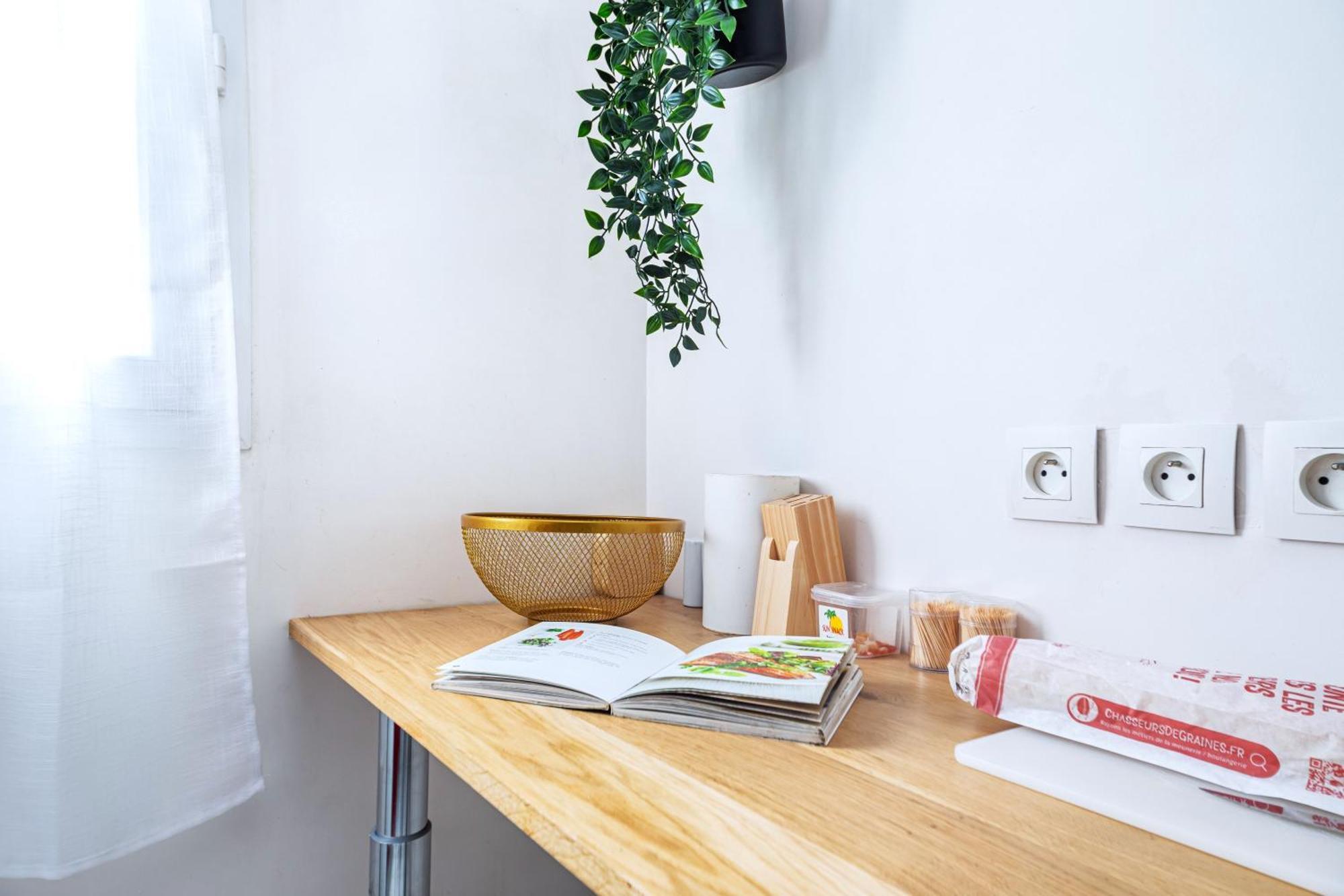 Apartment Cosy & Spacieux, Paris 10 Min + Parking Prive. *